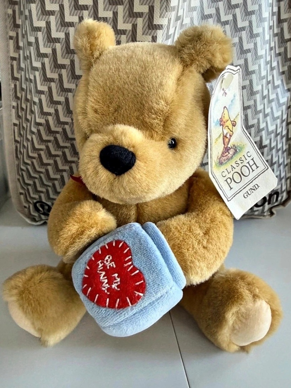 Gund Classic Pooh Teddy Bear with Honey Pot Like New